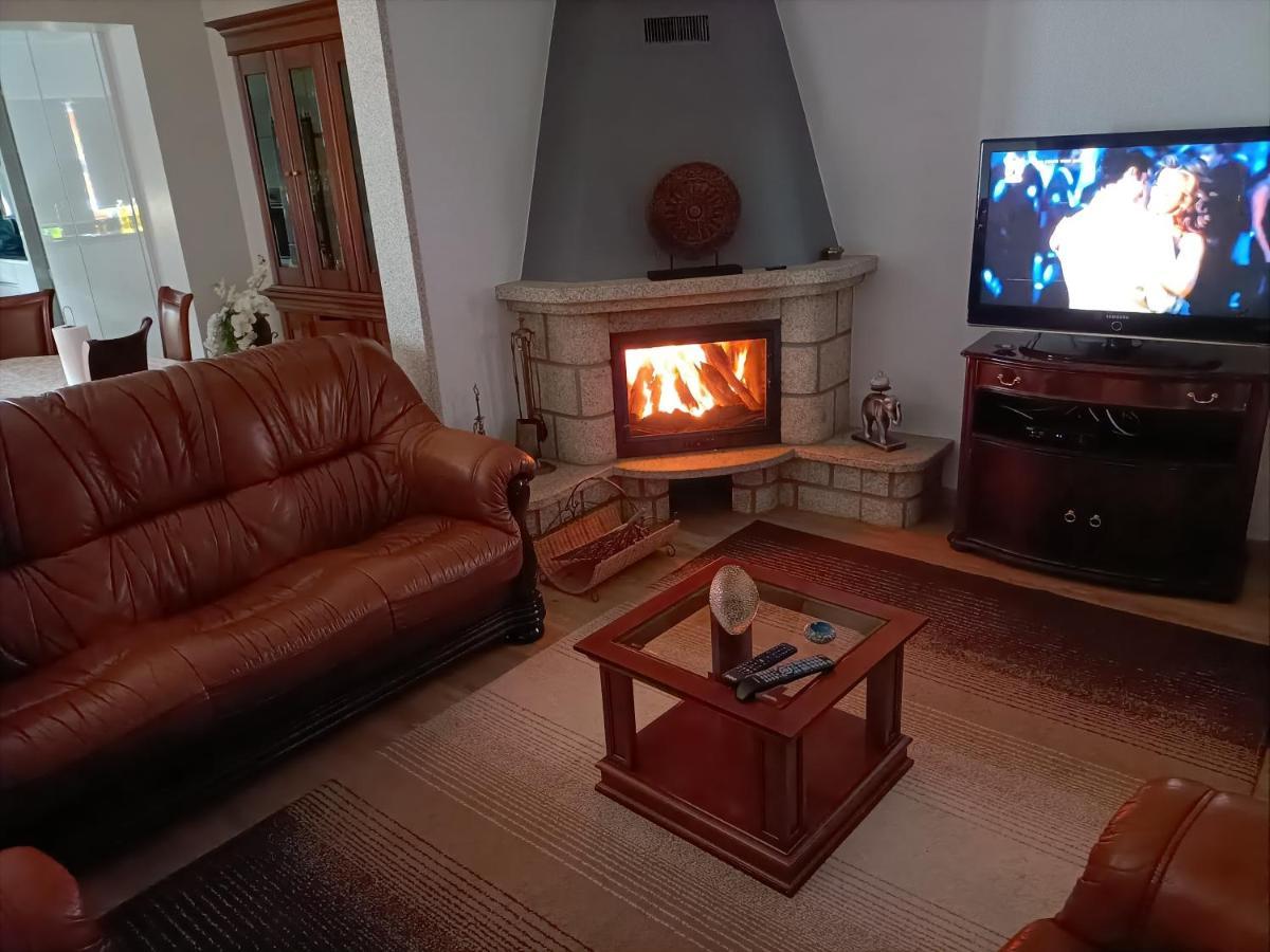 Casa Amarela Da Canicada 비에이라도미노 외부 사진